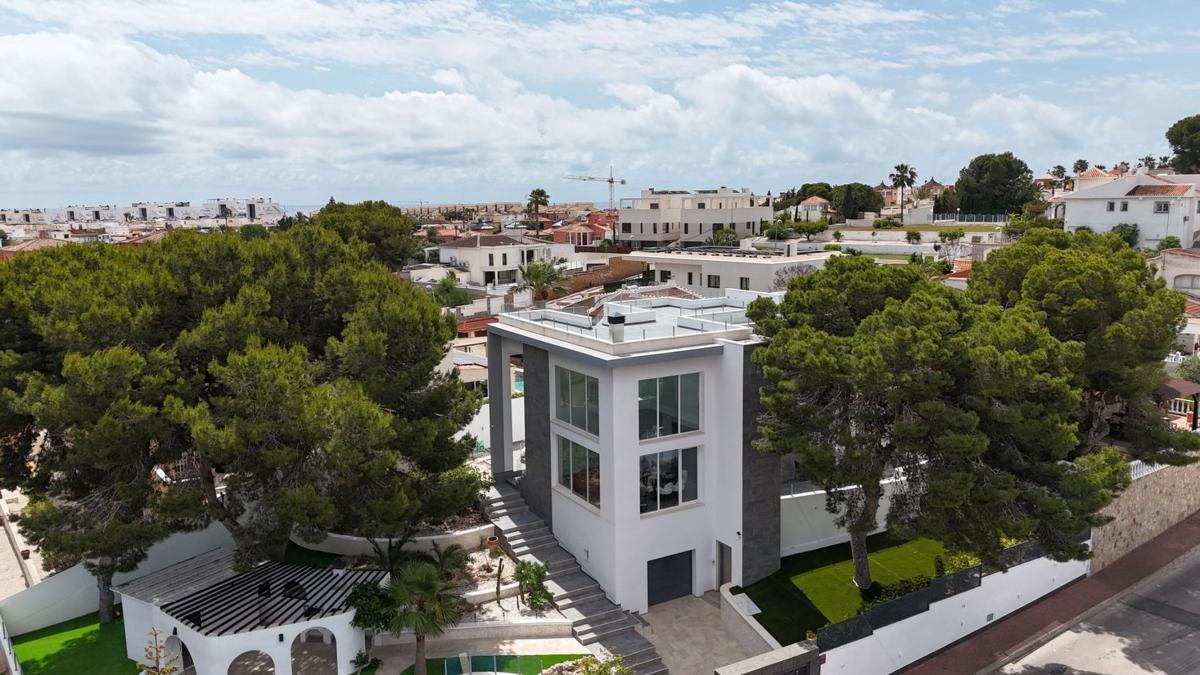 Properties for sale and rent in Spain photo 5