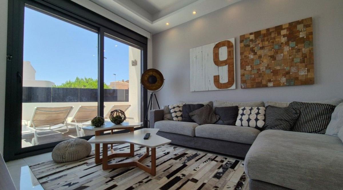 Продажа отдельного шале в Casa o chalet en Calle de Martin Luther King, Zona los Frutales, Torrevieja, Торревьеха photo 5
