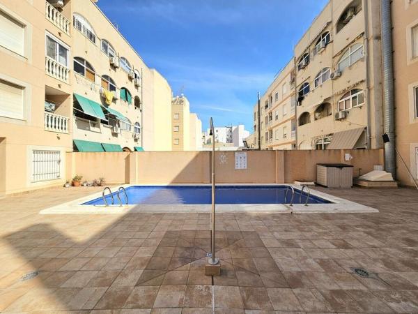 Sale of flat in Piso en Antonio Machado, Torrevieja, Torrevieja
photo 1