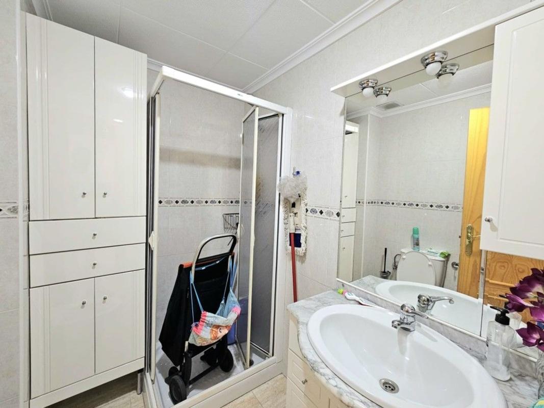 Venta de piso en Piso en Antonio Machado, Torrevieja, Torrevieja
photo 5