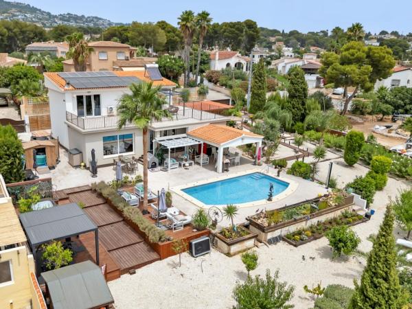 Частный шале на продаже в Casa o chalet en Urbanización Carrió, Cometa-Carrió, Calpe, Кальпе photo 1