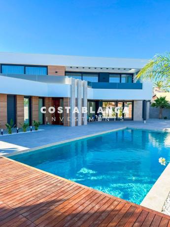 Частный шале на продаже в  Casa o chalet en Calle Murillo, Centro de la Ciudad Quesada, Rojales, Рохалес photo 1