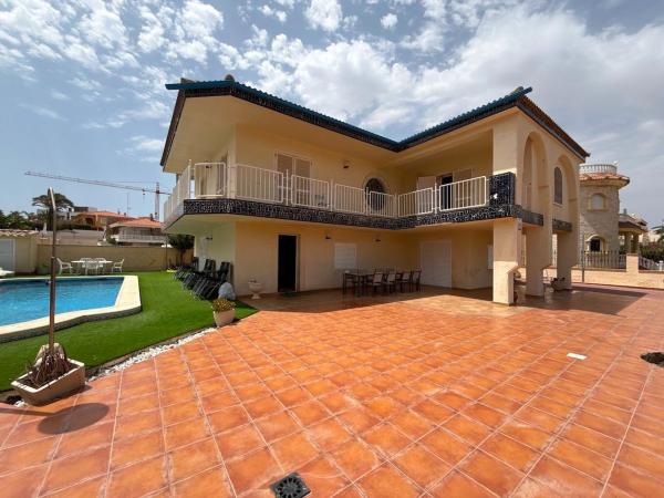 Casa o chalet independiente en La Zenia, Orihuela photo 1