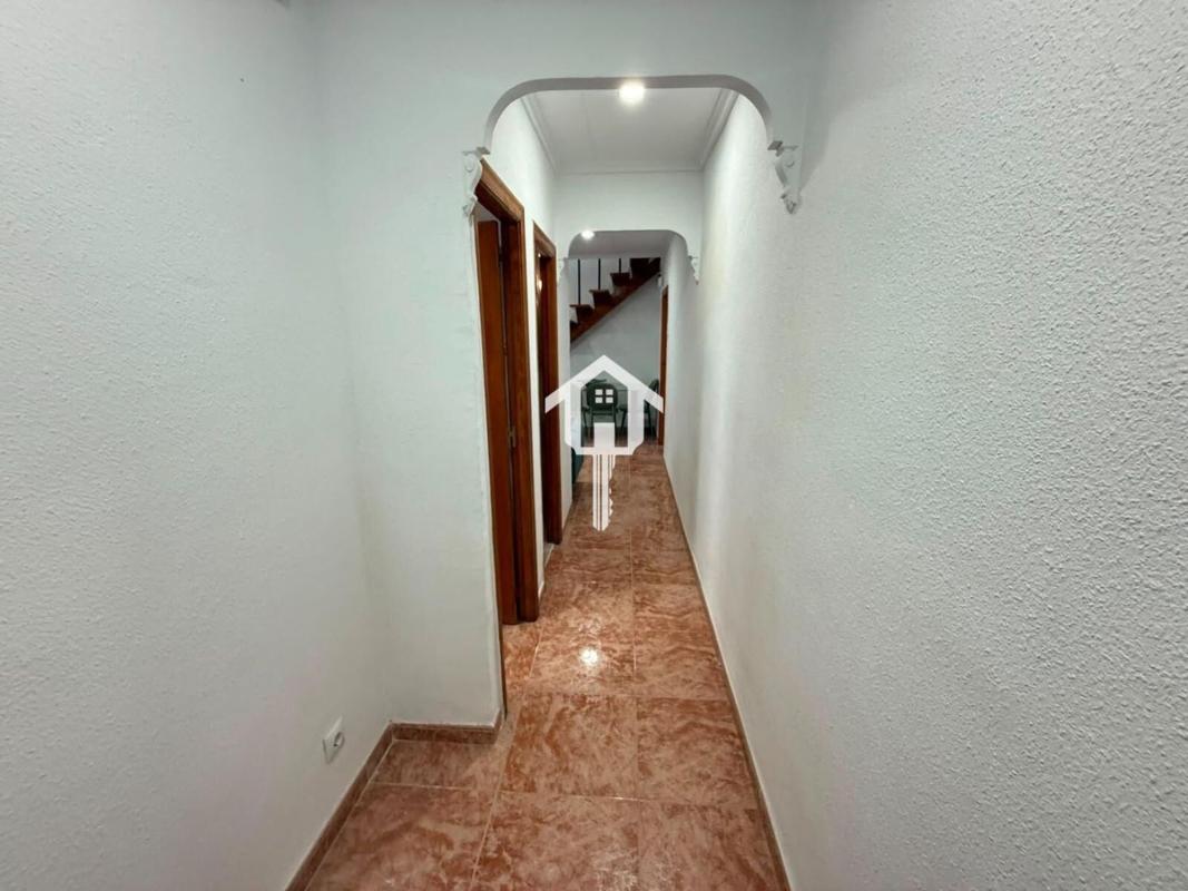 Venta de duplex en Dúplex en Calle Villa de Chiva, Virgen del Remedio - Parque lo Morant, Alicante / Alacant, Alicante / Alacant photo 2