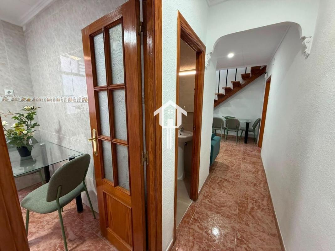 Venta de duplex en Dúplex en Calle Villa de Chiva, Virgen del Remedio - Parque lo Morant, Alicante / Alacant, Alicante / Alacant photo 3