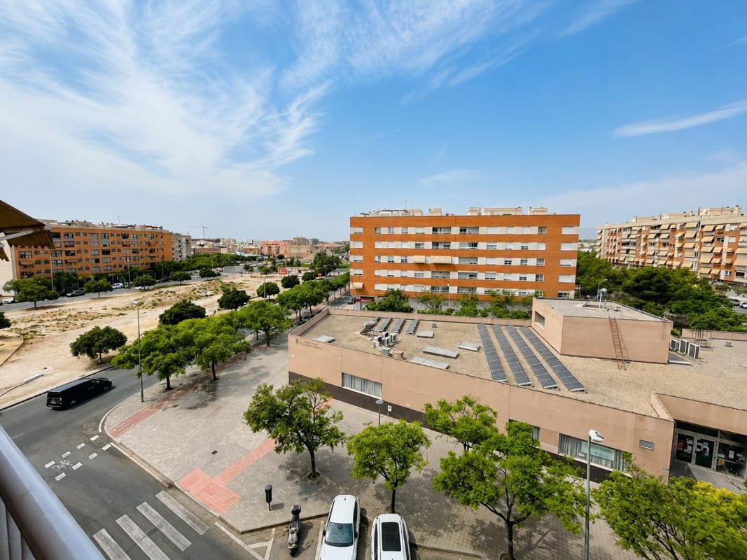 Venta de piso en Piso en Calle Virgen del Puig, Tómbola - Rabasa, Alicante / Alacant, Alicante / Alacant
photo 4
