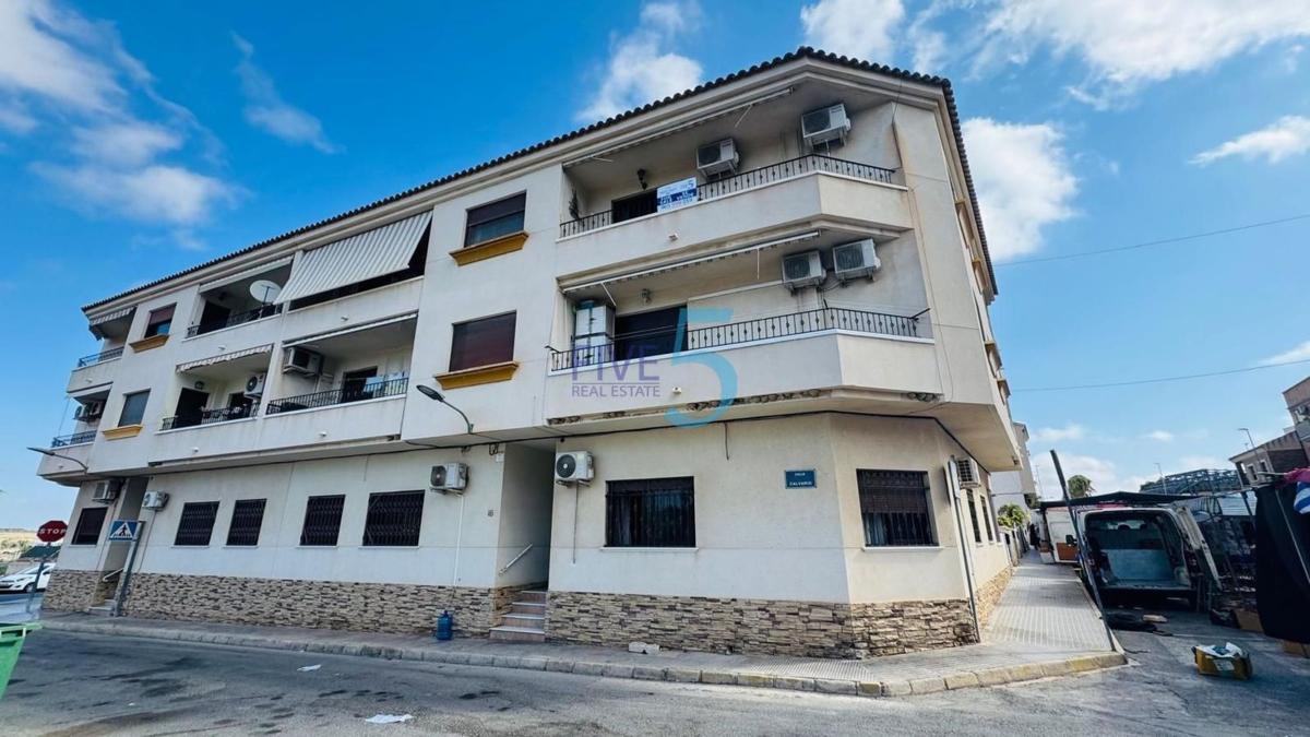 Sale of apartment in Piso en Centro, San Miguel de Salinas, San Miguel de Salinas
photo 1