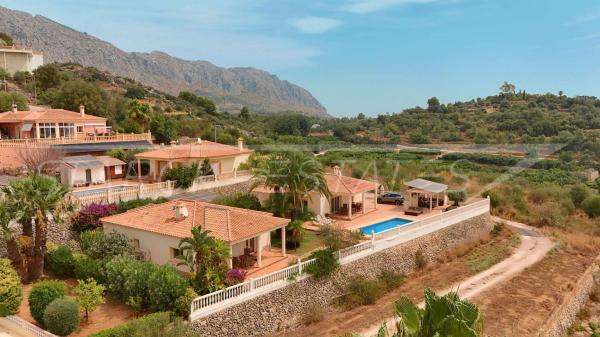 Chalet independiente en venta en Casa o chalet en Sanet y Negrals, Sanet y Negrals photo 1