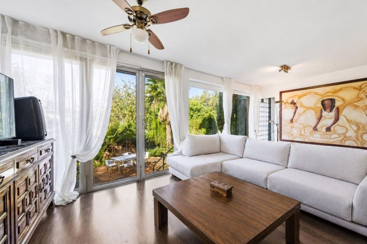 Sale of townhouse in  Chalet adosado en Cabo de las Huertas, Alicante / Alacant , Alicante photo 4