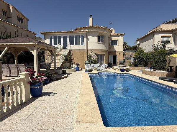 Chalet independiente en venta en Casa o chalet en Castalla, Castalla
photo 1