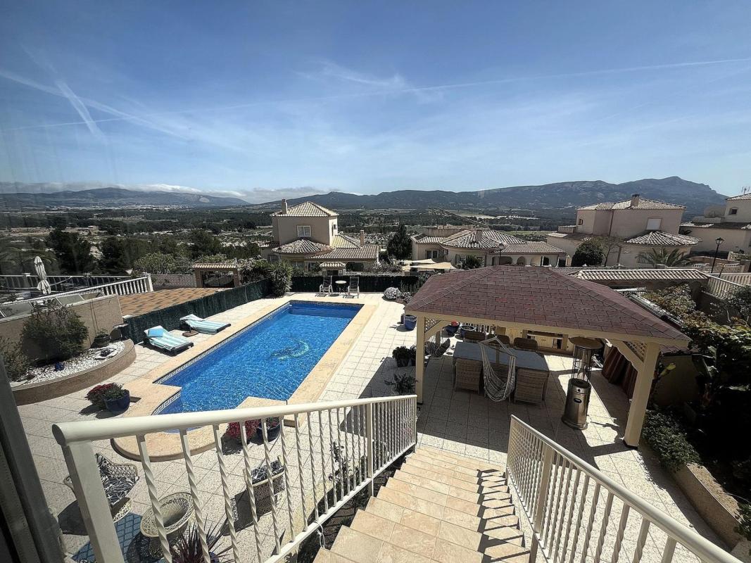 Sale of independent chalet in Casa o chalet en Castalla, Castalla
photo 4