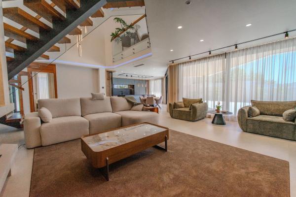 Частный шале на продаже в  Casa o chalet independiente en Centro de la Ciudad Quesada, Rojales, Рохалес photo 3