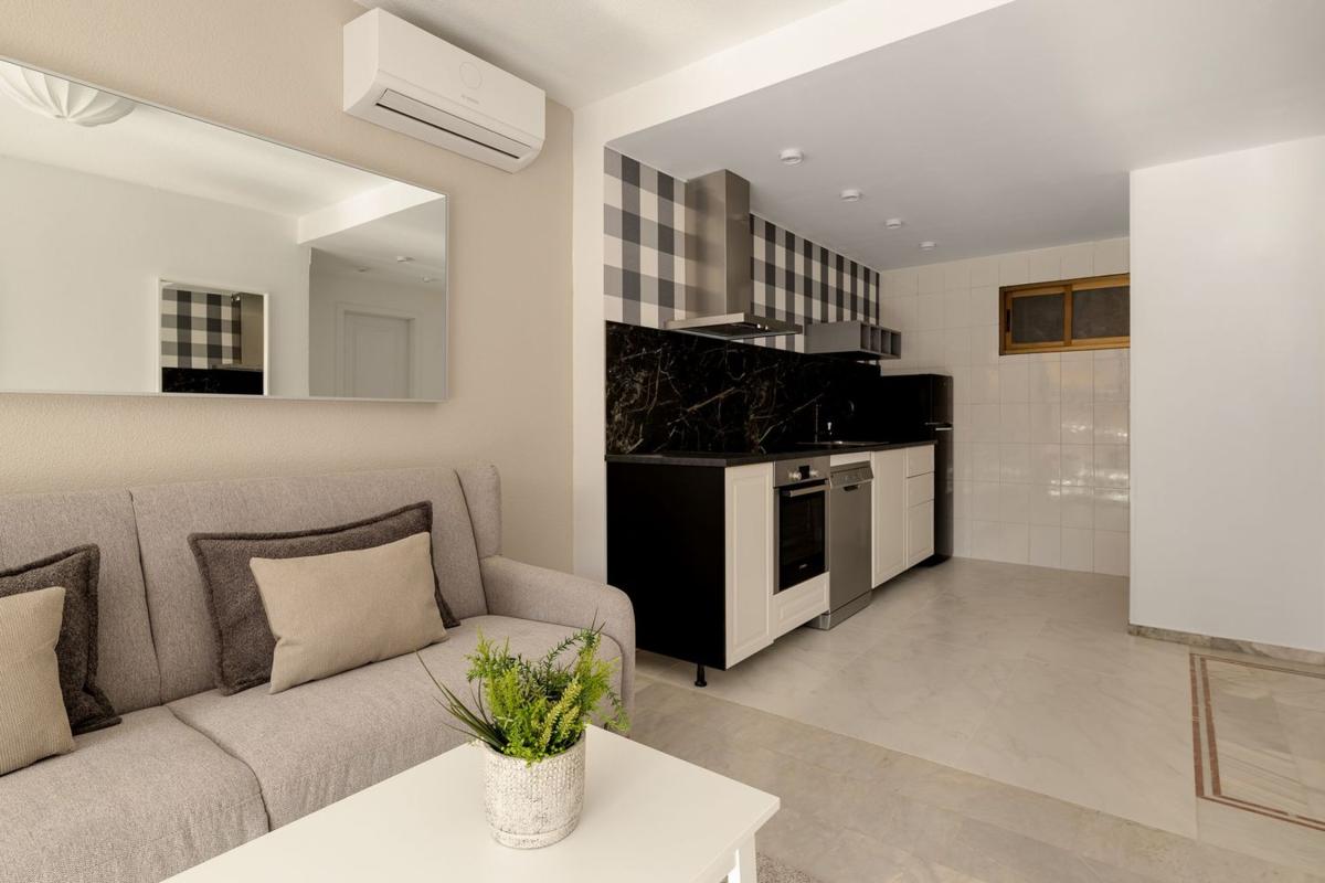 Venta de piso en Piso en Av. del Mediterráneo, Benidorm, 43, Playa de Levante, Benidorm, Benidorm
photo 1