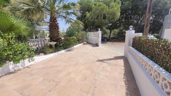 Chalet adosado en venta en  Pinar de Campoverde , Pilar de la Horadada photo 3