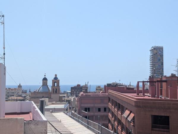 Ático en venta en Ático en Calle General Primo de Rivera, 8, Casco Histórico-Santa Cruz, Alicante / Alacant, Alicante / Alacant photo 1
