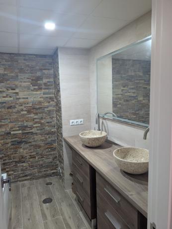 Ático en venta en Ático en Calle General Primo de Rivera, 8, Casco Histórico-Santa Cruz, Alicante / Alacant, Alicante / Alacant thumbnail 2