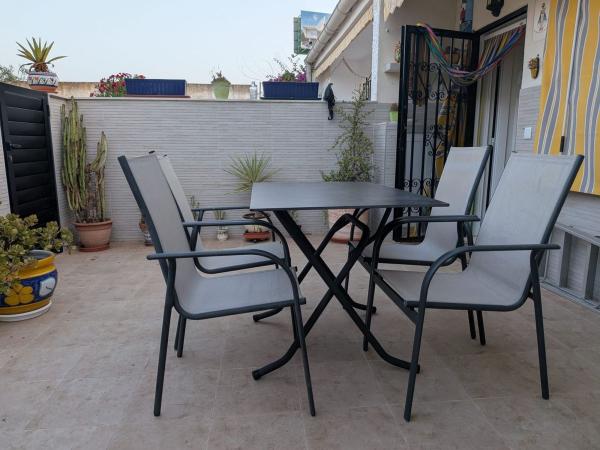 Chalet adosado en venta en  Chalet adosado en Urbanización Pinomar, 143, Urbanizaciones, Guardamar del Segura , Guardamar del Segura photo 1