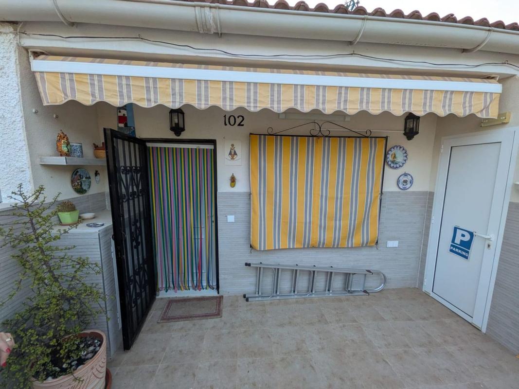 Venta de chalet adosado en Chalet adosado en Urbanización Pinomar, 143, Urbanizaciones, Guardamar del Segura , Guardamar del Segura photo 2