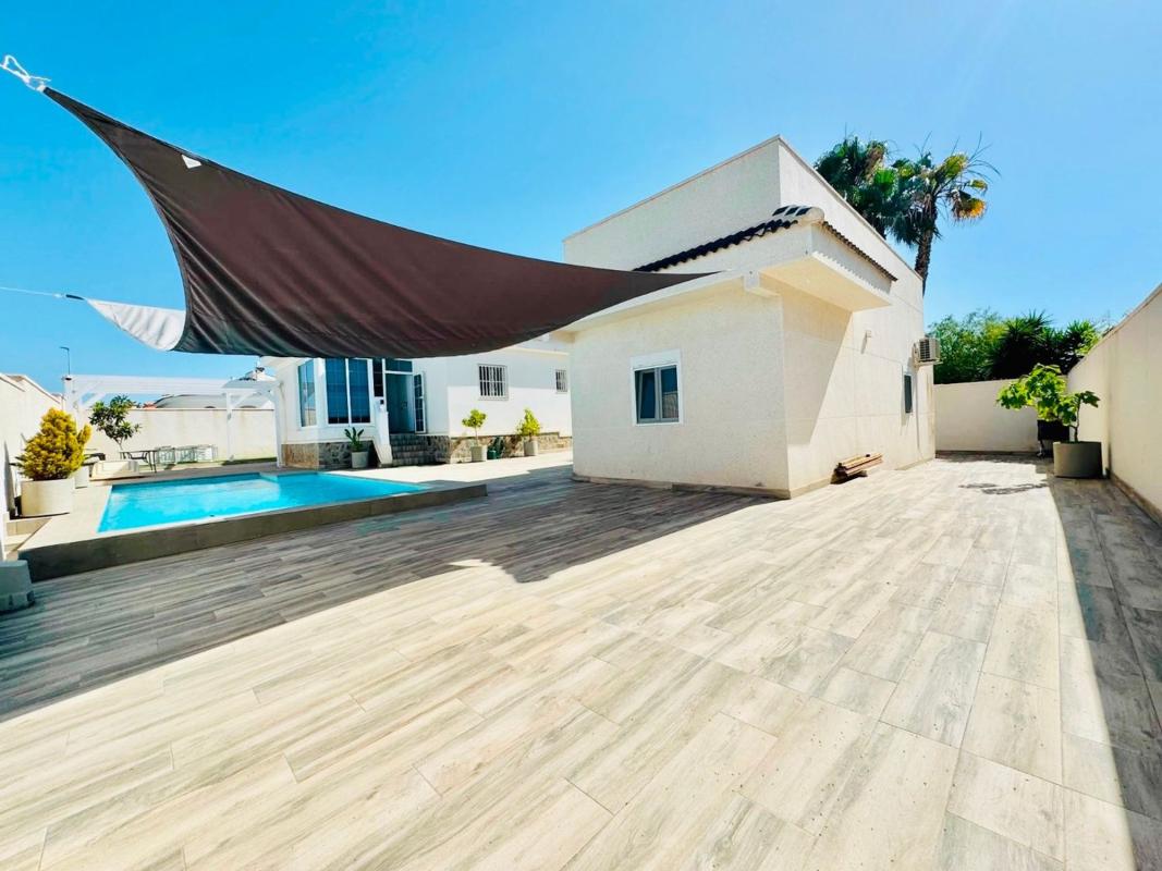 Продажа отдельного шале в Casa o chalet independiente en Avenida de España, Lo Pepín, Rojales, Рохалес photo 2
