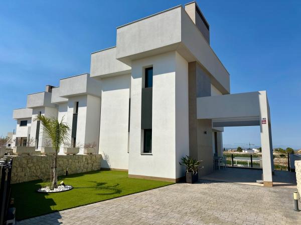 Частный шале на продаже в  Casa o chalet independiente en Calle Rafal, 3, Algorfa, Алгорфа photo 1