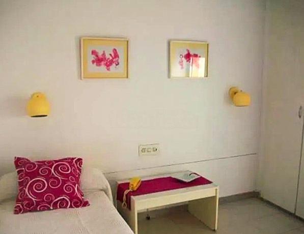 Estudio en venta en Piso en Calle Poeta Vila y Blanco, 4, Ensanche-Diputación, Alicante / Alacant, Alicante / Alacant photo 3