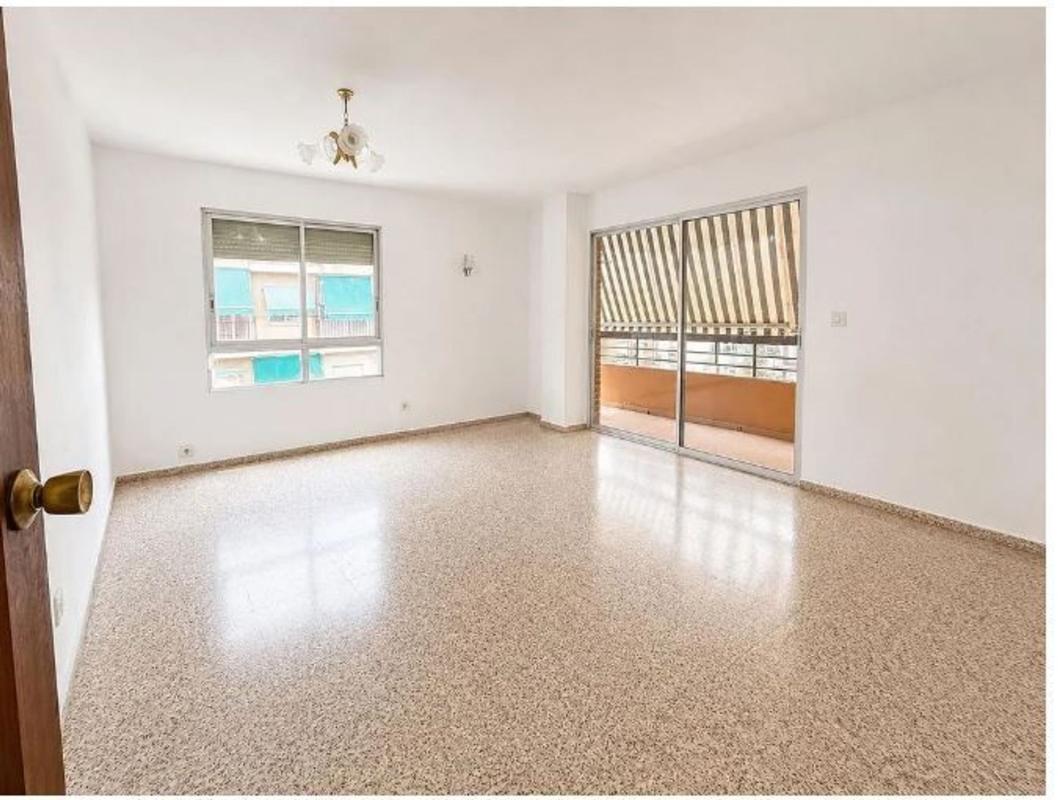 Venta de piso en Piso en Calle Capitán Dema, 6, Benalúa, Alicante / Alacant, Alicante / Alacant
photo 2
