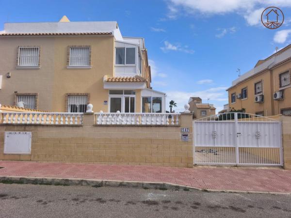 Dom szeregowy na sprzedaż w  Chalet adosado en Calle Gijon, Lo Marabú, Rojales , Rojales photo 3