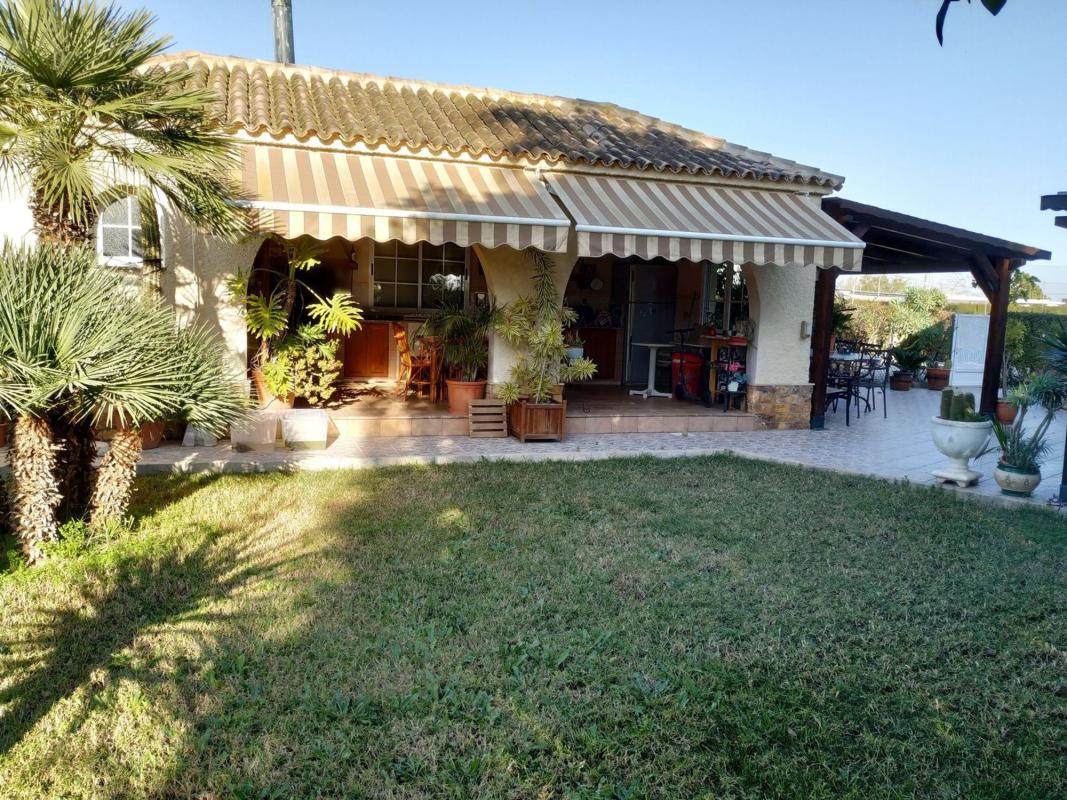 Sprzedaż niezależnego domku jednorodzinnego w  Casa o chalet en Maitino-Perleta, Elche / Elx, Elche / Elx photo 3