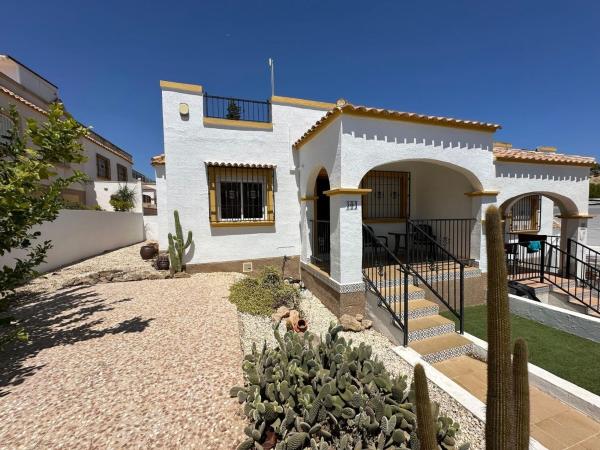 Частный шале на продаже в Casa o chalet en San Fulgencio, Сан-Фульхенсио photo 1