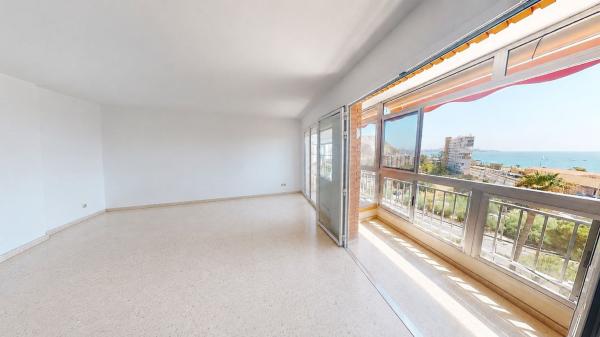 Venta de piso en Piso en Avenida de Dénia, Raval Roig-Virgen del Socorro, Alicante / Alacant, Alicante / Alacant
thumbnail 3