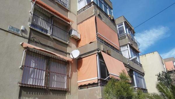 Sprzedaż mieszkania w Piso en Calle Alfaz del Pi, 4, Juan XXIII, Alicante / Alacant, Alicante / Alacant
photo 1
