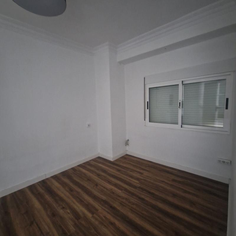 Продажа квартиры на Piso en Maestro Laporta, 5, Barri Zona Nord, Alcoy / Alcoi, Алкой
photo 2