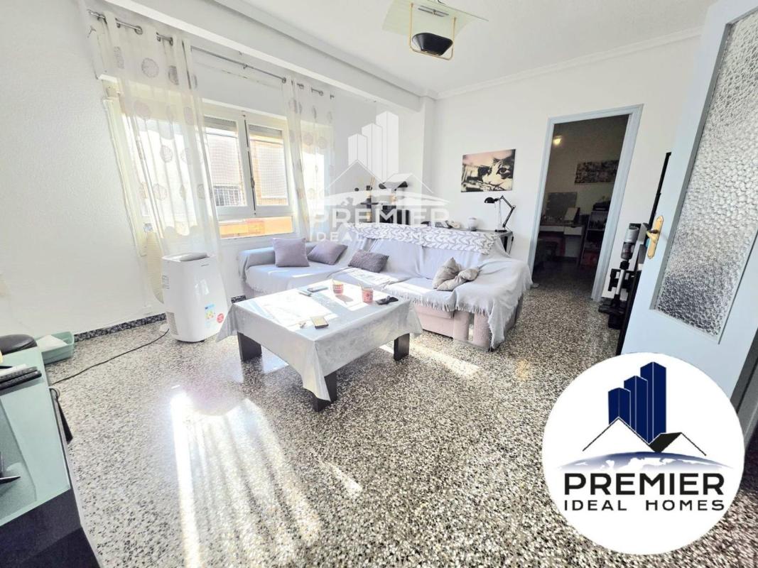 Venta de piso en Piso en Calle de la Foia, Petrer, Petrer
photo 3
