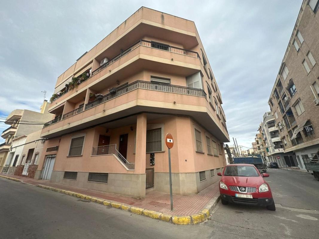 Venta de piso en Piso en Calle Sant Pere, Las Viñas, Guardamar del Segura, Guardamar del Segura
photo 1