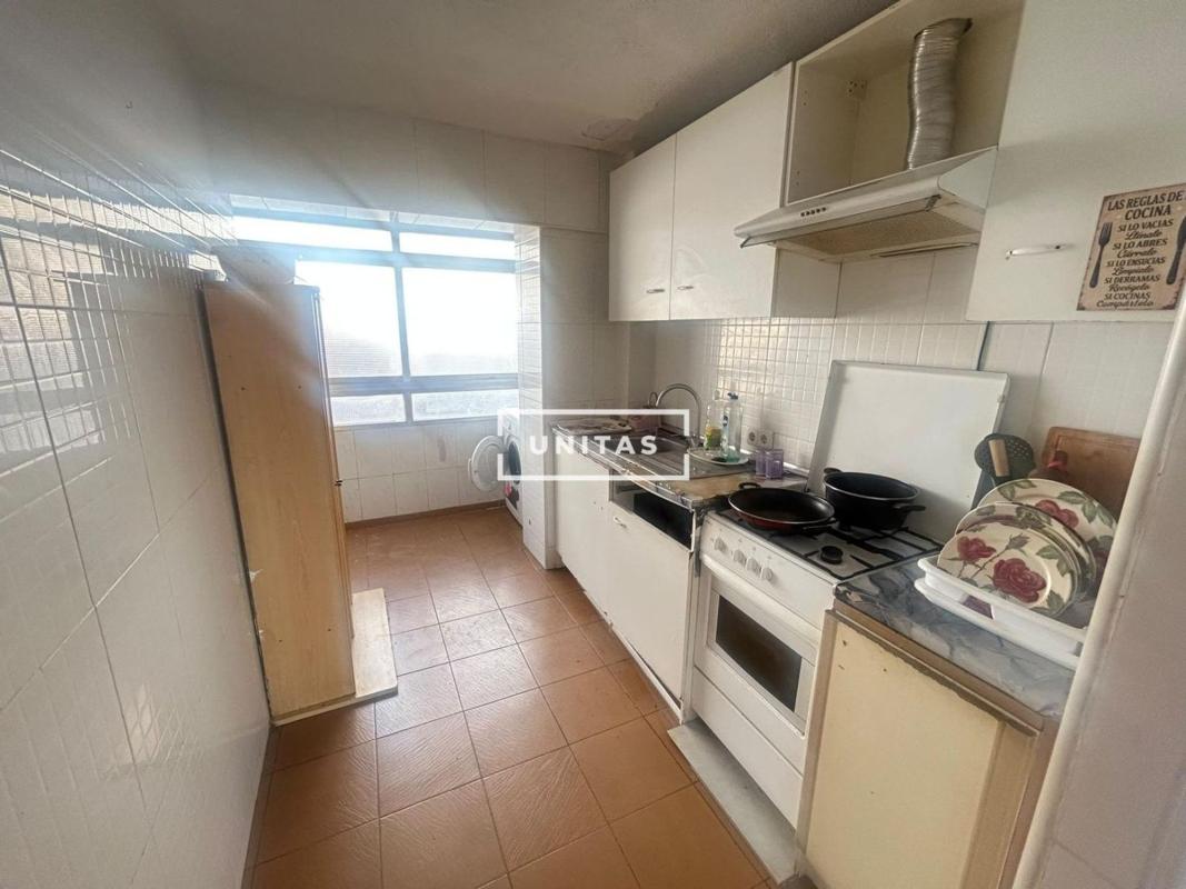 Venta de piso en Piso en Colonia Requena - Virgen del Carmen, Alicante / Alacant, Alicante / Alacant
 photo 2