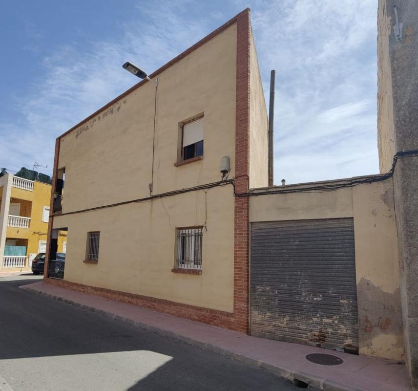 Продажа таунхауса в Chalet adosado en Calle Rodríguez de la Fuente, Algueña , Алгенья photo 3