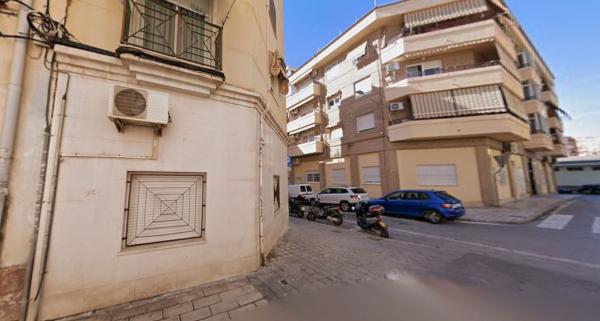 Chalet independiente en venta en Casa o chalet en Calle General Navarro, Altozano, Alicante / Alacant, Alicante / Alacant
 photo 3