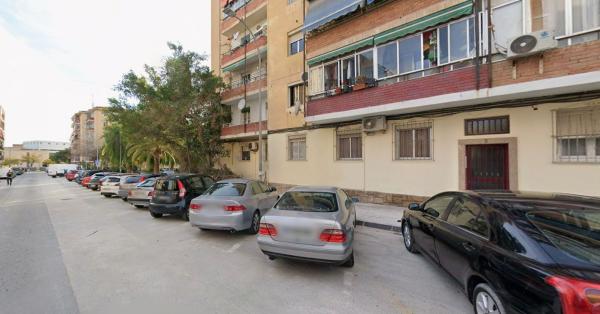 Venta de piso en Piso en Calle Villa de Chiva, Virgen del Remedio - Parque lo Morant, Alicante / Alacant, Alicante / Alacant
thumbnail 2