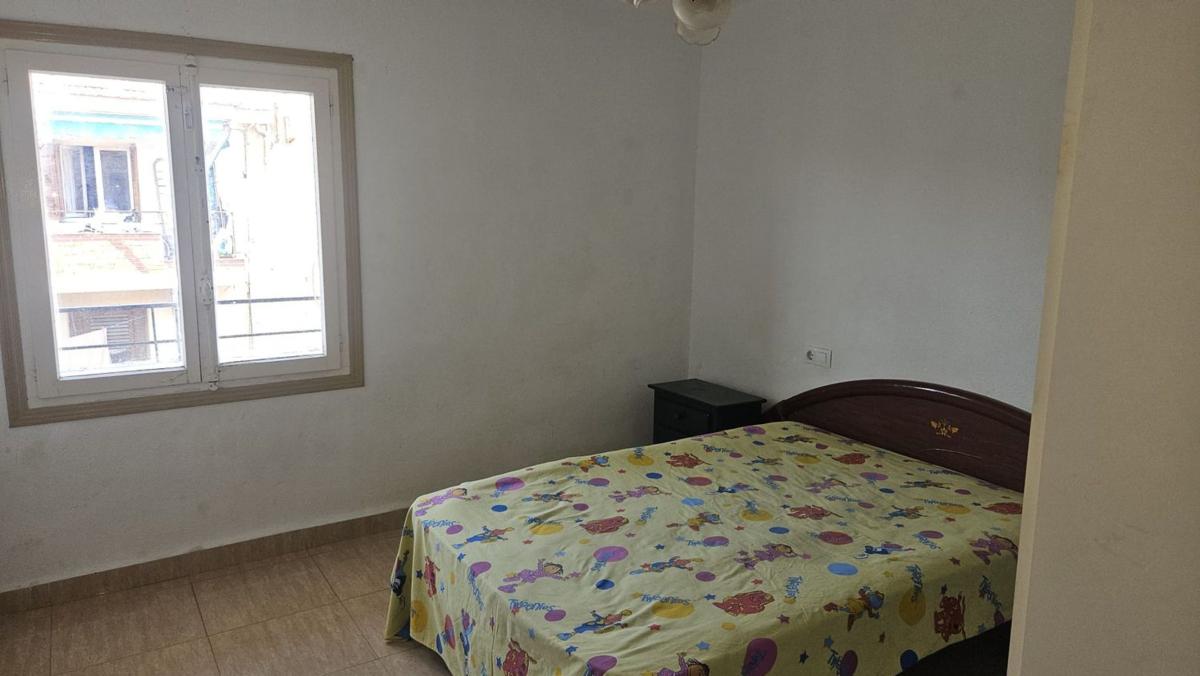 Venta de piso en Piso en Calle los Pueblos, Virgen del Remedio - Parque lo Morant, Alicante / Alacant, Alicante / Alacant
 photo 3