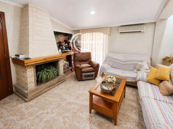 Venta de piso en Piso en Calle Rafael Sánchez Ceva, Los Magros-Casablanca, Elche / Elx, Elche / Elx
photo 1