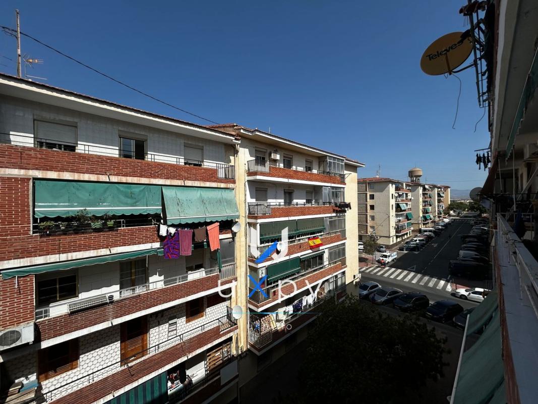 Продажа квартиры на Piso en Calle Abogado Pérez Mirete, Virgen del Remedio - Parque lo Morant, Alicante / Alacant, Аликанте / Алакант
photo 2