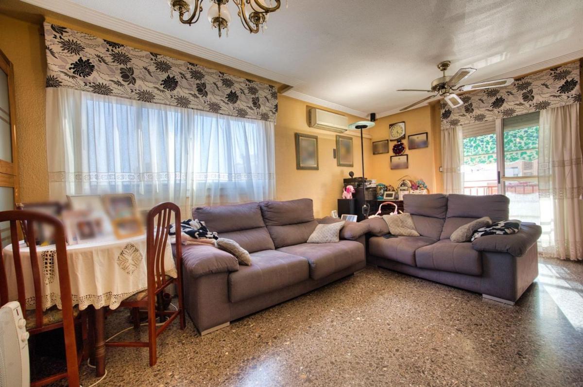 Продажа квартиры на Piso en Plaza Castelar - Mercado Central, Elda, Эльда
photo 2