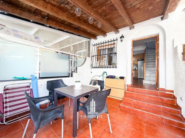 Chalet pareado en Calle Severiano Ballesteros, Puerto, Santa Pola photo 1