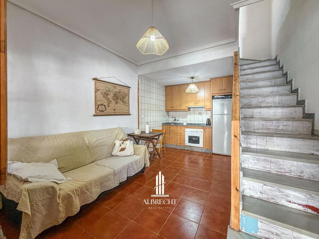 Sale of independent chalet in Chalet pareado en Calle Severiano Ballesteros, Puerto, Santa Pola, Santa Pola
photo 3