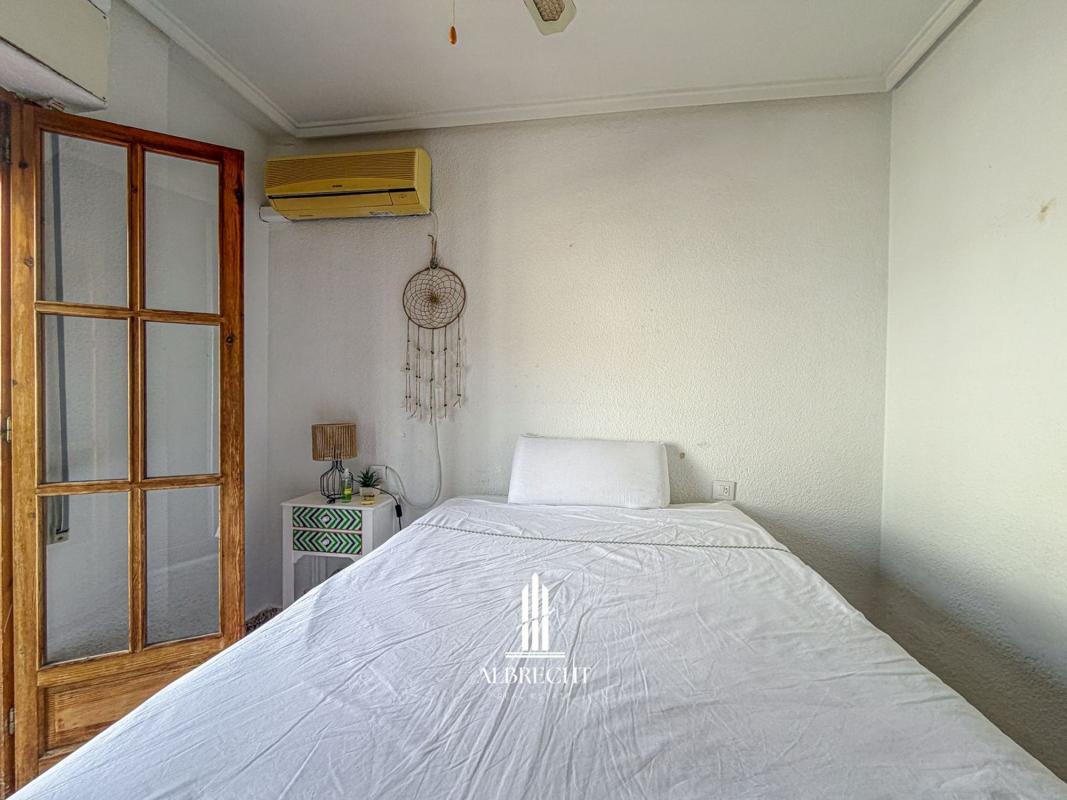 Sale of independent chalet in Chalet pareado en Calle Severiano Ballesteros, Puerto, Santa Pola, Santa Pola
photo 5