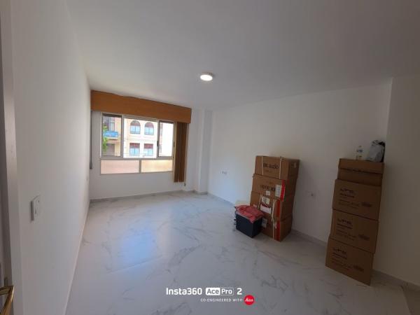 Venta de piso en Piso en Calle Pinoso, Carolinas Altas, Alicante / Alacant, Alicante / Alacant
photo 1