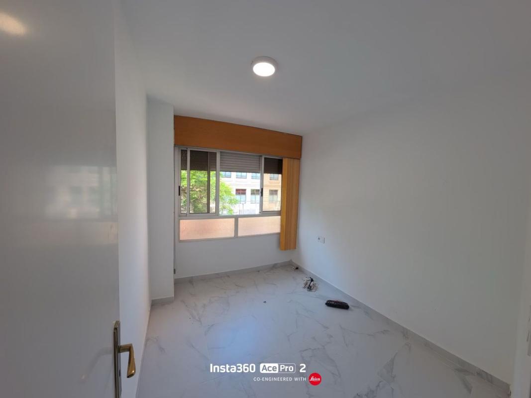 Sale of apartment in Piso en Calle Pinoso, Carolinas Altas, Alicante / Alacant, Alicante
photo 4