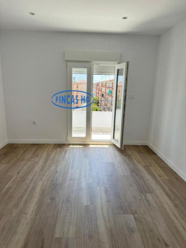 Venta de piso en Piso en Virgen del Remedio - Parque lo Morant, Alicante / Alacant, Alicante / Alacant
photo 3