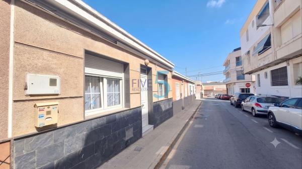 Chalet independiente en venta en Casa o chalet en Centro, San Miguel de Salinas, San Miguel de Salinas
 photo 4