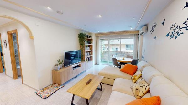 Venta de piso en Piso en Victoria Kent, Los Magros-Casablanca, Elche / Elx, Elche / Elx
thumbnail 2
